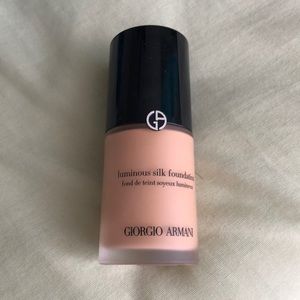 Giorgio Armani Luminous Silk Foundation